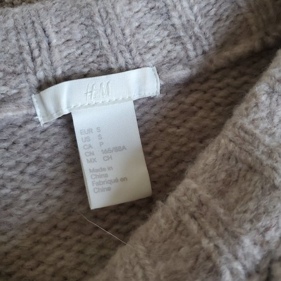 H&M Cable-knit Sweater - Picture 3 of 3